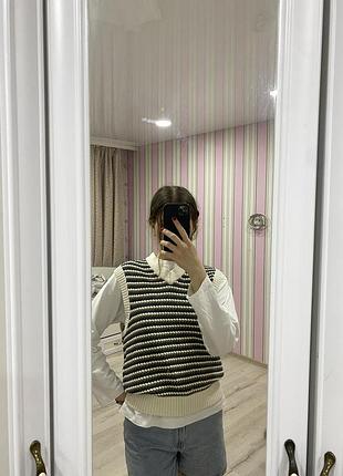 Котонова вʼязаниа жилетка bershka