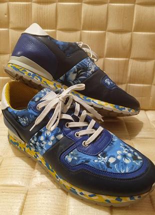 Кроссовки женские кожаные р.43 от bikkembergs