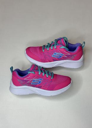 Skechers оригинальные отличные фирменные кроссовки на девочку