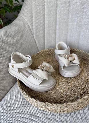 Босоножки детские 2