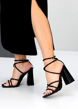 Босоніжки жіночі