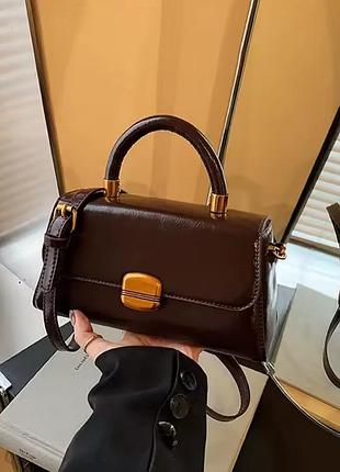 Тренд сумка шоколадна темно коричнева сумочка на плече трапеція штучна шкіра модна шоколад