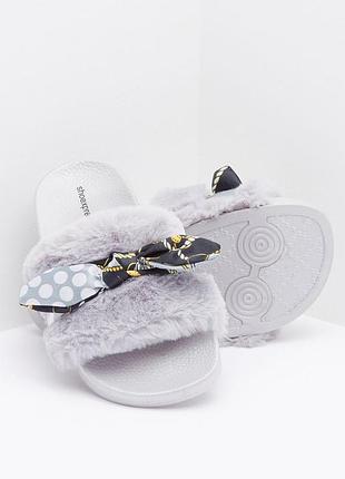 Меховые шлепанцы primark