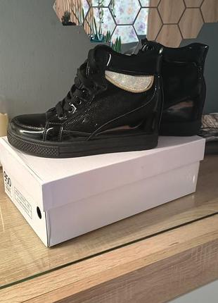 Ботиночки женские 38 размер