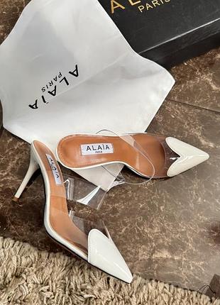 Туфлі alaia