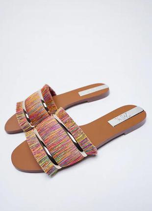 Шльопанці zara