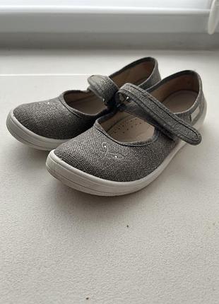 Туфлі на липучці балетки для дівчинки