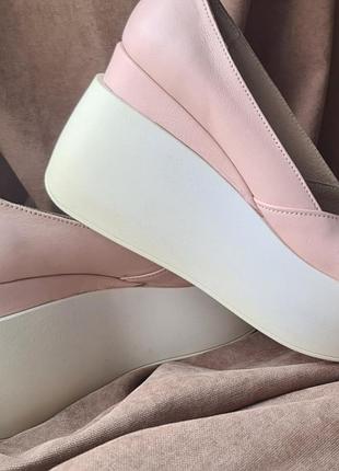 Туфли на танкетке 37.5 р. натуральная кожа.