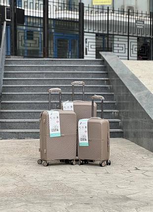 М 102 шамп поліпропілен horoso середня валіза дорожня m на колесах 4 колеса 75 літрів