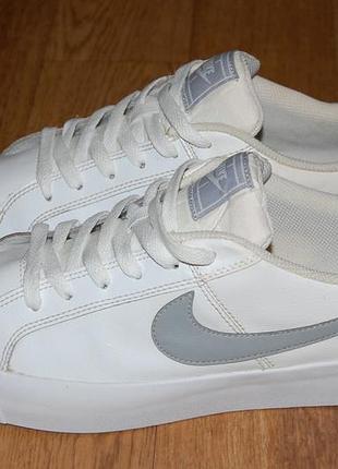 Кожаные кроссовки 42 р nike book court royale