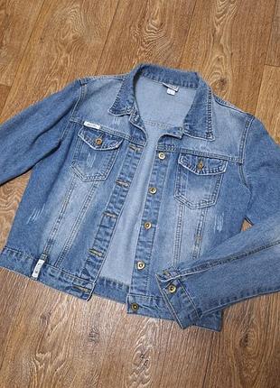 Джинсовка с потертостями