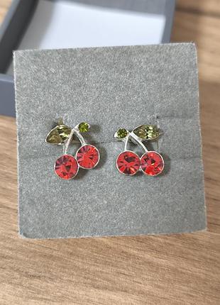 Красивые серьги бижутерия