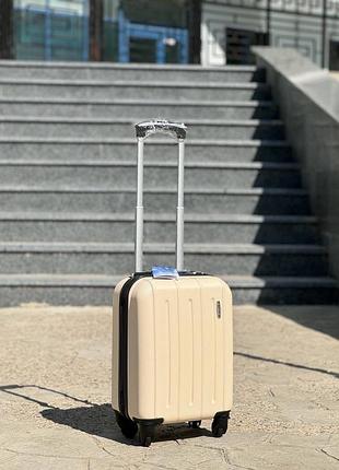 Лоукост ударостійка 40/30/20 см пластикова  валіза дорожня xs на колесах  ручна поклажа 24 l