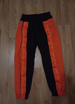 Черно-оранжевые брюки джоггеры adidas originals