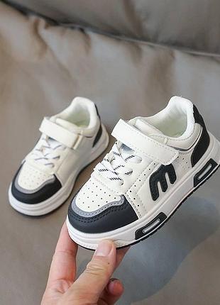 Кросівки дитячі 2