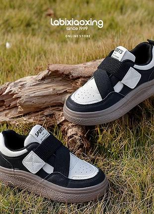 Кросівки дитячі 2