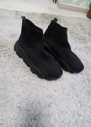 Женские кроссовки kurt geiger черные