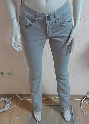 Крутые джинсы бежевого цвета liu jo jeans made in italy, 💯 оригинал, молниеносная отправка