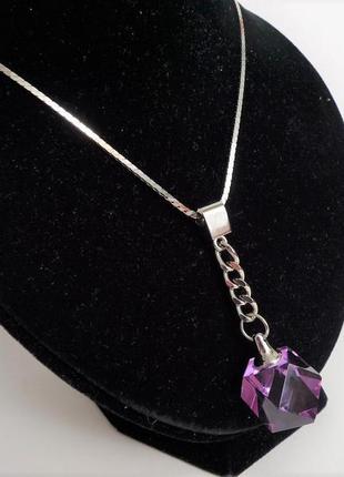 Крупная подвеска на цепочке, бижутерия, из англии.