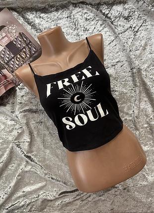 Чорний кроп топ на бретельках, чорна вкорочена майка