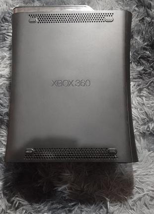 Xbox 360. работает.в хорошем состоянии.