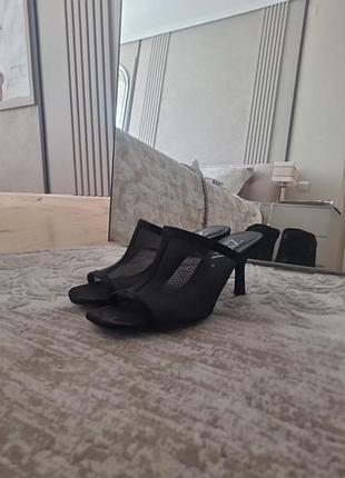 Босоножки zara 38 размера бу