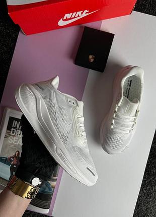 Жіночі кросівки womens nike epic lux tight pegasus 41 white