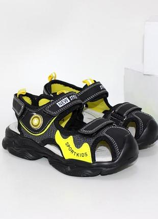 Спортивні босоніжки для хлопчиків із закритим носом