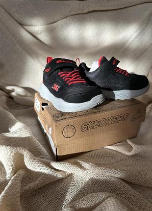 Кроссовки skechers