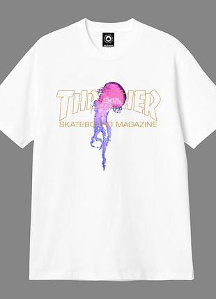 Біла футболка з принтом thrasher
