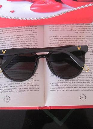Модні сонцезахисні окуляри2 фото