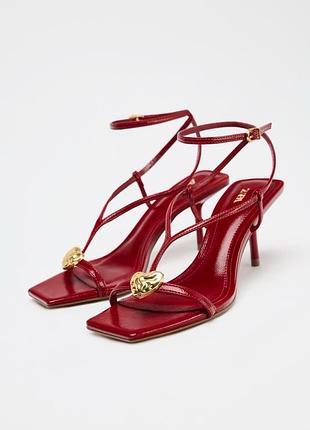 Босоніжки zara