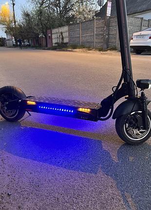 Продам електросамокат crosser t4