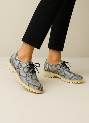 Cellini жіночі шкіряні туфлі оксфорди в принт пітона