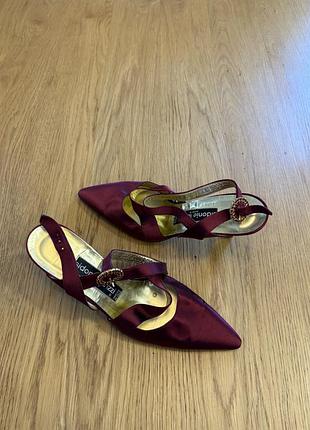 Туфлі на невеликому каблуці