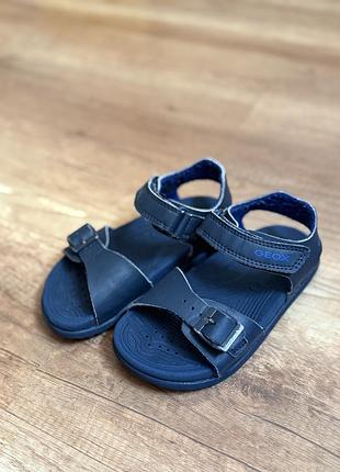 Шкіряні босоніжки(сандалі) фірми geox