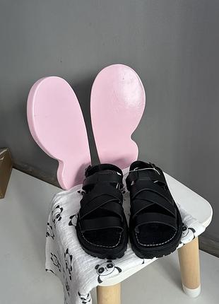 Кожаные босоножки