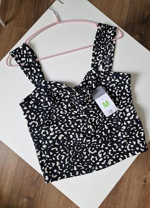 Топ чорно білий з широкими шлейками primark  m 38