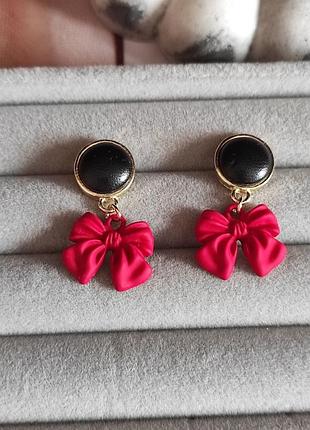 Гарні сережки з бантиками 🎀