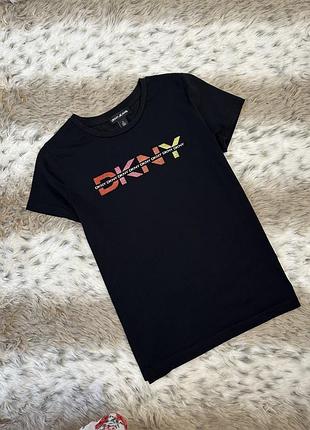 Оригинальная футболка dkny
