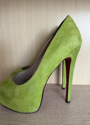 Туфлі жіночі