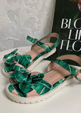 Босоножки детские river island 24 размер.