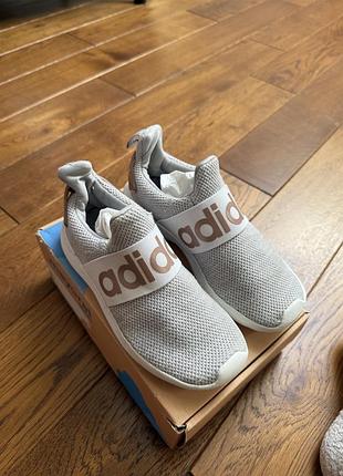 Взуття кросівки adidas