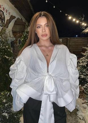 Блуза вишукана