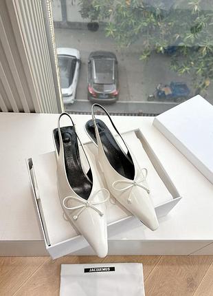 Шкіряні туфлі, босоніжки, слингбэки jacquemus cubisto