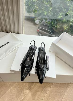 Шкіряні туфлі, босоніжки, слингбэки jacquemus cubisto