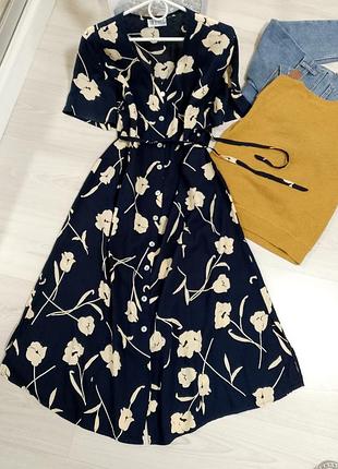 Платье с перламутровыми пуговицами с пояском легкое летнее с принтом цветы короткий рукав меди