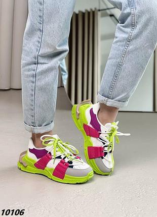 Кроссовки женские