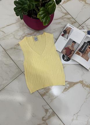 Трендовий жіночий вʼязаний топ