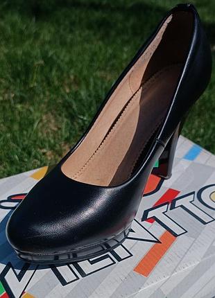 Туфлі  на каблучку